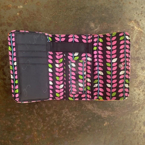Vera Bradley Euro Wallet in Va Va Bloom Pattern (Retired)-Floral Quilted TriFold - Picture 4 of 11